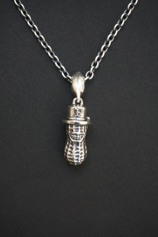 PEANUTS & Co. LARGE PEANUTS SILVER + CHAIN ALL SILVER
