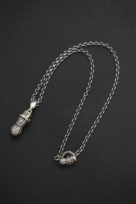 PEANUTS & Co. LARGE PEANUTS SILVER + CHAIN ALL SILVER