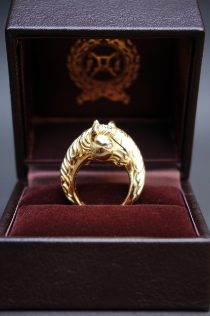 PEANUTS & Co. TWO FACE HORSE RING ☆K18 GOLD