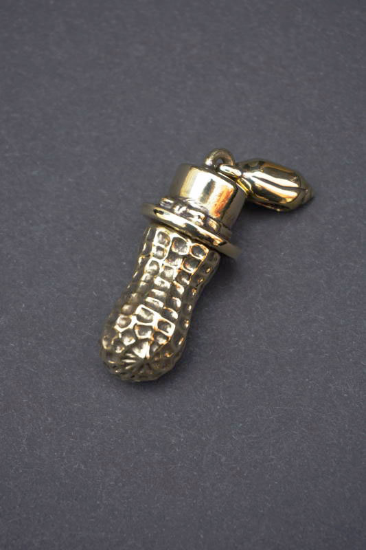 PEANUTS & Co. xlarge peanuts open tyle brass