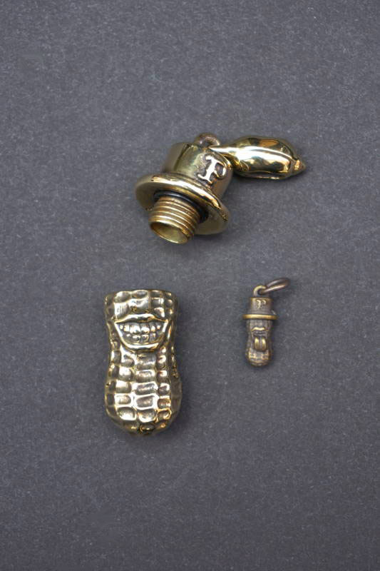 PEANUTS & Co. xlarge peanuts open tyle brass