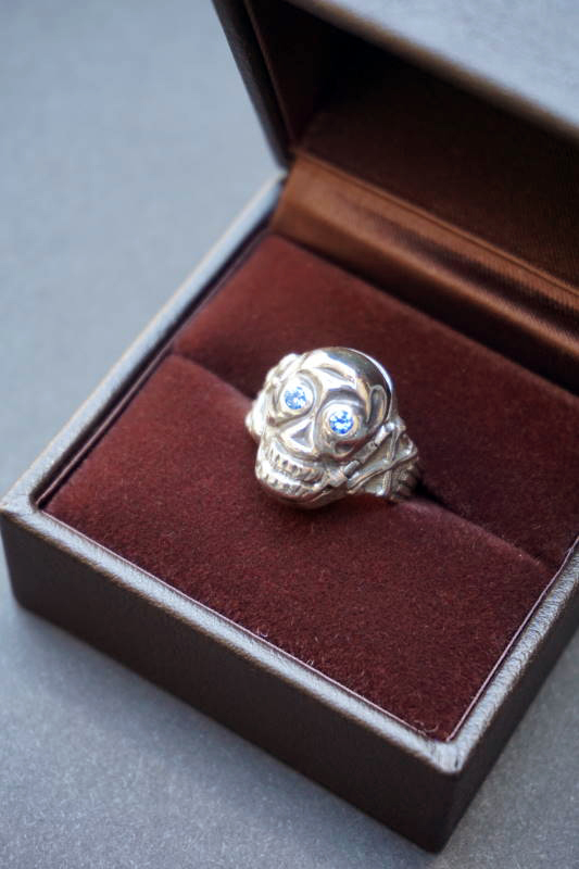 PEANUTS & Co. skull poison ring blue