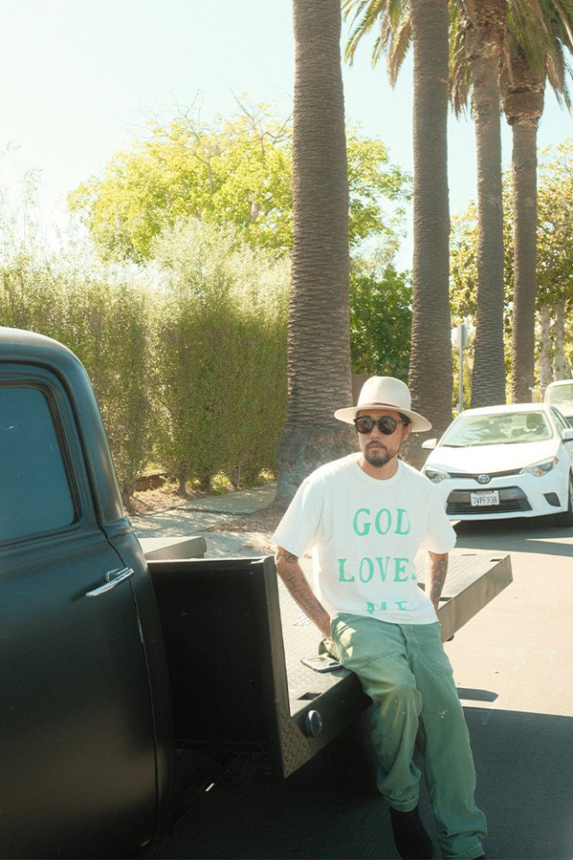 JANIS & Co. #GOD LOVES ME TEE WHITE