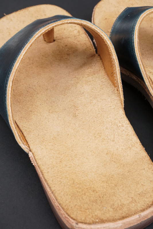 【美品】CLINCH Thong sandal Latigo OD オリーブ 美品】CLINCH Thong sandal Latigo OD オリーブ