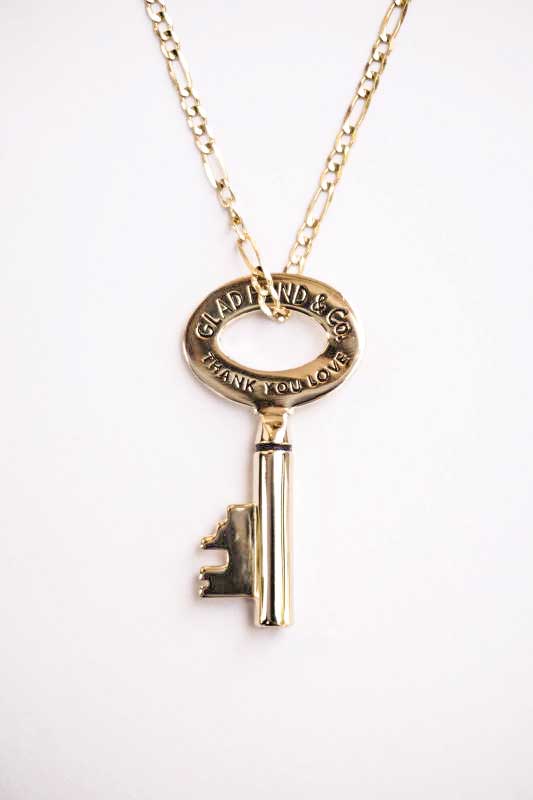 GLAD HAND JEWELRY KEY TOP & CHAIN 