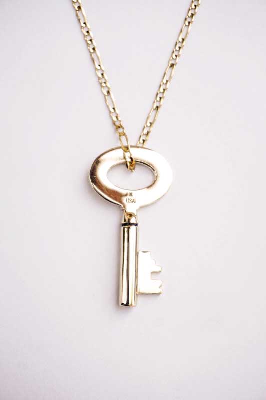 GLAD HAND JEWELRY KEY TOP & CHAIN 