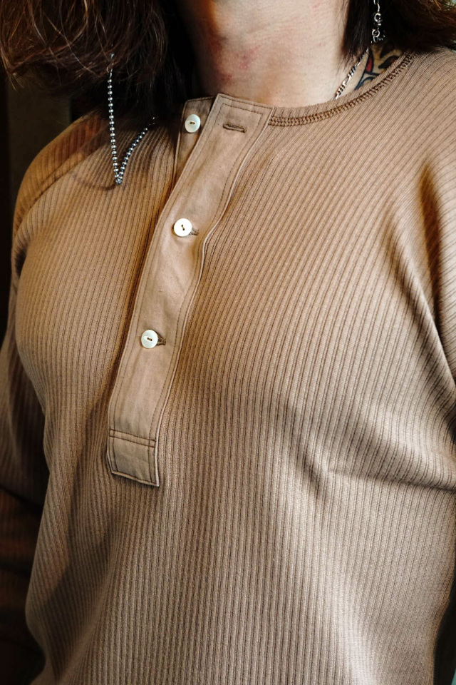 Olde Homesteader “Henley Neck Longsleeve” – Swedenish Army Rib – Rustic Brown