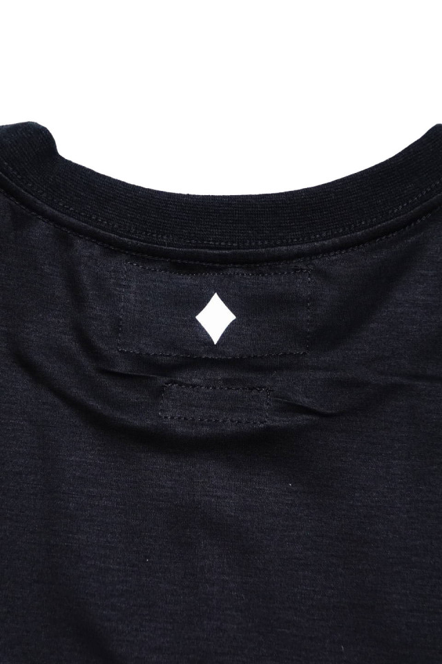 JANIS & Co. #FLUID LOGO TEE P / BLACK