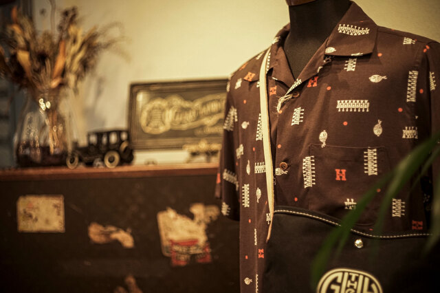 BY GLAD HAND YEAR BOOKS - S/S SHIRTS BROWN