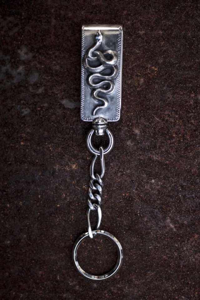 PEANUTS & Co. horse & snake clip type keychan silver