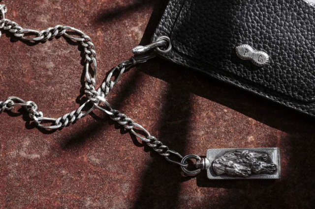 PEANUTS & Co. horse & snake clip type walletchain silver