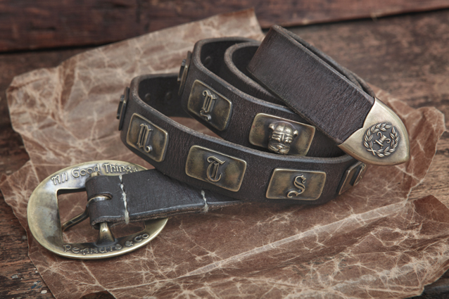 PEANUTS & Co. BULL BELT B.S.W. market place