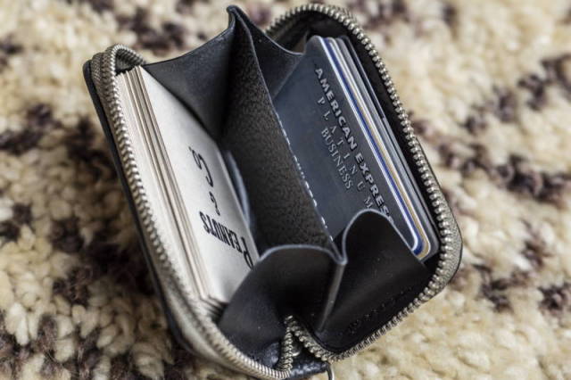 PEANUTS & Co. ORIGINAL LEATHER BUSINESS CARD WALLET