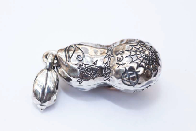 PEANUTS & Co. BERO TATTOO PEANUTS slidetype Msize silver