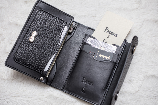 PEANUTS & Co. MIDDLE TRACKER WALLET