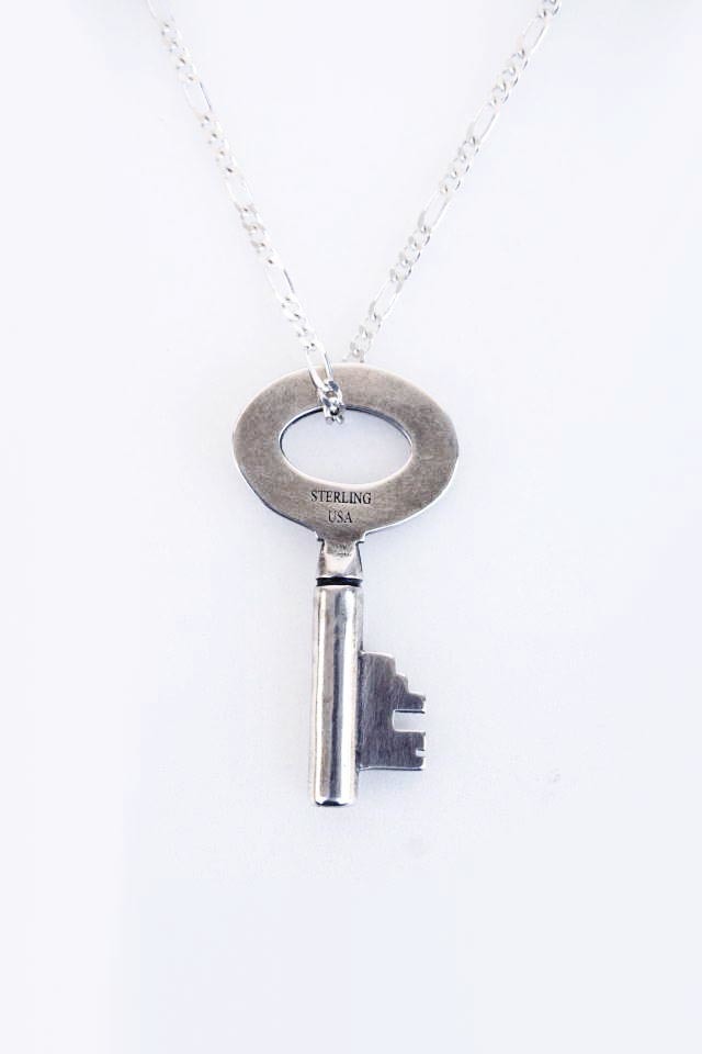 GLAD HAND JEWELRY KEY TOP & CHAIN SILVER925