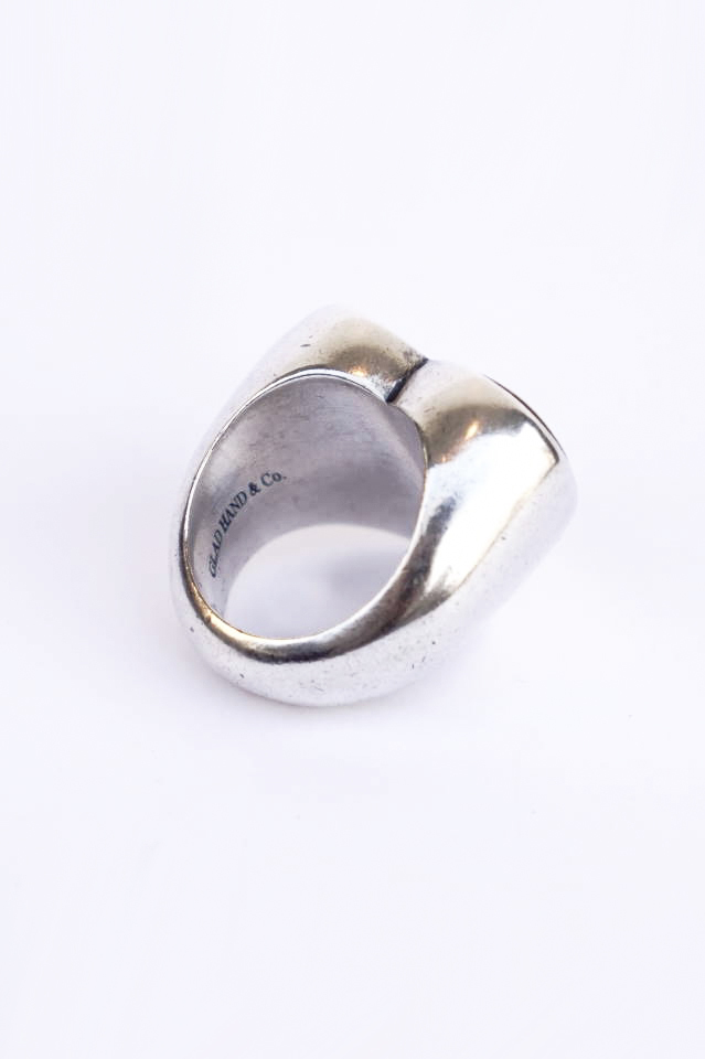 GLAD HAND. BUTTON RING 