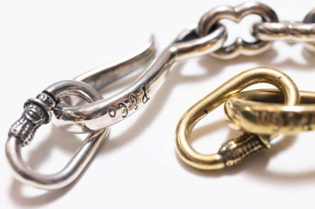 PEANUTS & Co. PLANE PEANUTS WALLET CHAIN brass