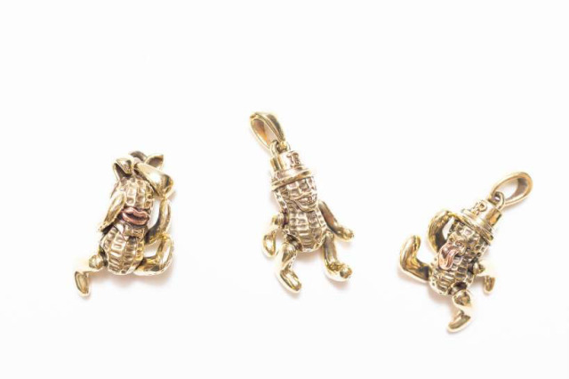PEANUTS & Co. TEDDY PEANUTS brass